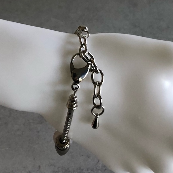 #1 Mom Silvertone Snake Chain Slide Charm Bracelet - Picture 3 of 8